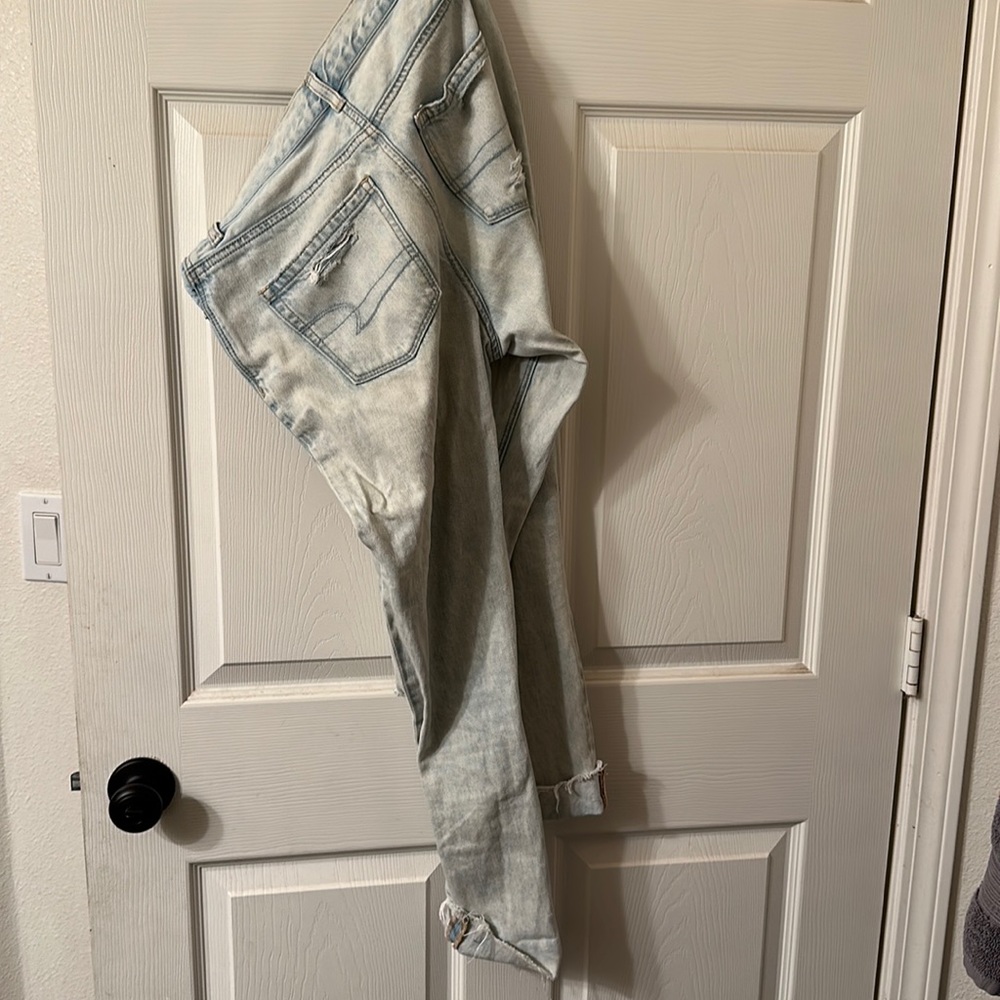 American Eagle Distressed Jeans